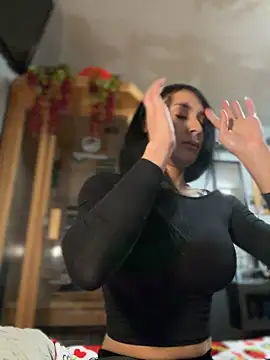 Snapshot of FerrariFrench chatting on 4, 12, 2025 FerrariFrench online show from 4, 12, 2025