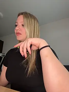 bettyloveu online show from 23, 4, 2026