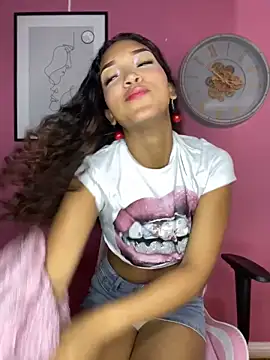 NaughtyLatinaxxx online show from 21, 4, 2026