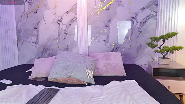  charlotte quee  online show from 1, 7, 2026