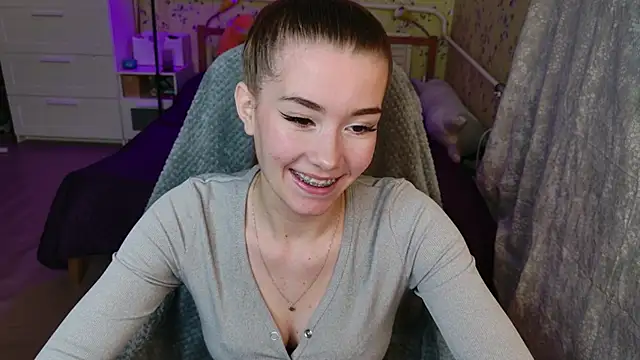 Lunavira online show from 5, 4, 2026