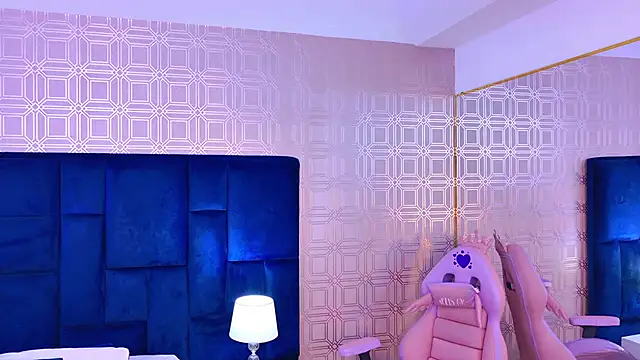 Zoey Fire online show from 26, 4, 2026