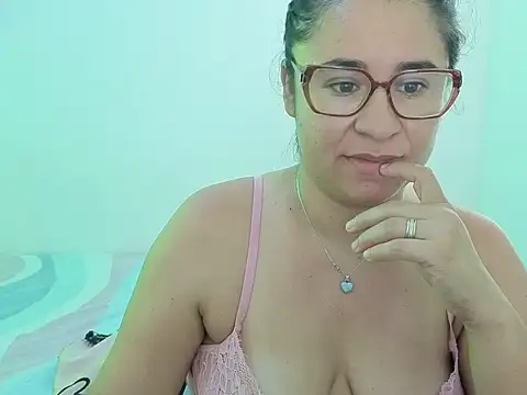 Snapshot of estrellajunior chatting on 7, 7, 2026 estrellajunior online show from 7, 7, 2026