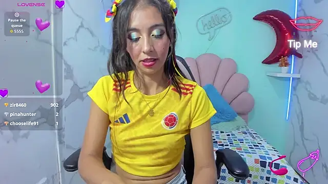 Snapshot of sandra_petite19 chatting on 18, 6, 2026 sandra petite19 online show from 18, 6, 2026