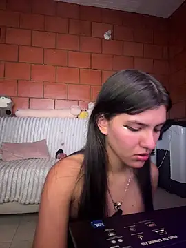 xayah cute online show from 12, 4, 2026