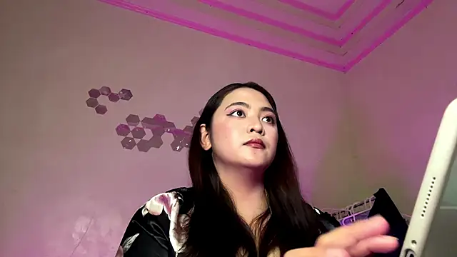 CorrineGrounds online show from 16, 3, 2026