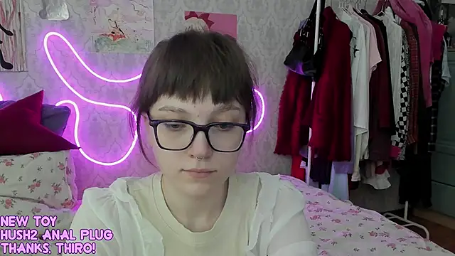 Snapshot of RileyNymph chatting on 28, 5, 2026 RileyNymph online show from 28, 5, 2026