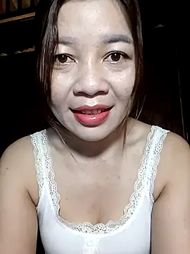 Yiyi102300 online show from 27, 4, 2026