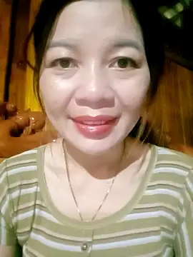 Yiyi102300 online show from 12, 4, 2026