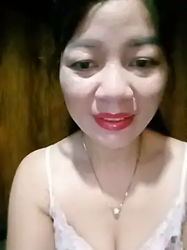 Snapshot of Yiyi102300 chatting on 18, 6, 2026 Yiyi102300 online show from 18, 6, 2026