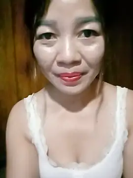 Snapshot of Yiyi102300 chatting on 28, 5, 2026 Yiyi102300 online show from 28, 5, 2026