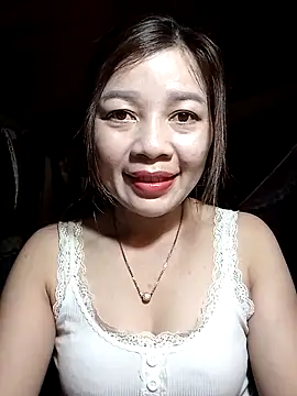 Yiyi102300 online show from 10, 4, 2026