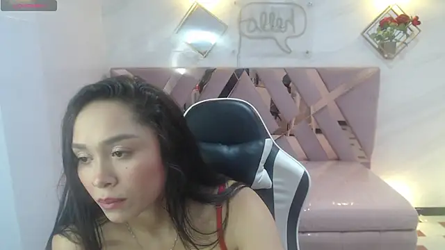 Snapshot of Angel_Rose_v chatting on 14, 4, 2026 Angel Rose v online show from 14, 4, 2026