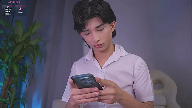 angel yuhogg online show from 22, 3, 2026