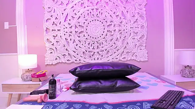 ElaineLaurent online show from 1, 4, 2026