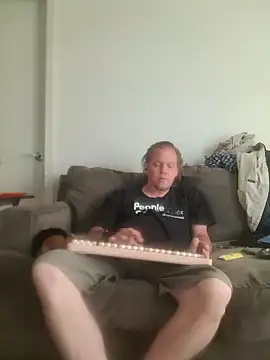yourMasterisBored online show from 18, 5, 2026