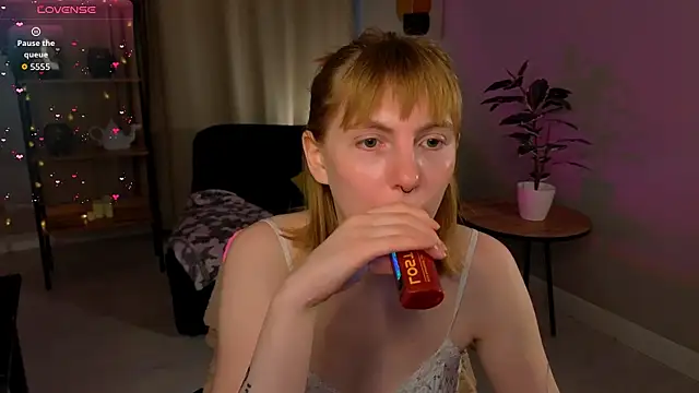 susie miu online show from 25, 3, 2026