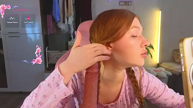 Snapshot of GoldenSunBunny chatting on 30, 5, 2026 GoldenSunBunny online show from 30, 5, 2026