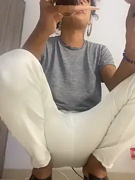 Lacolorinaa online show from 30, 3, 2026