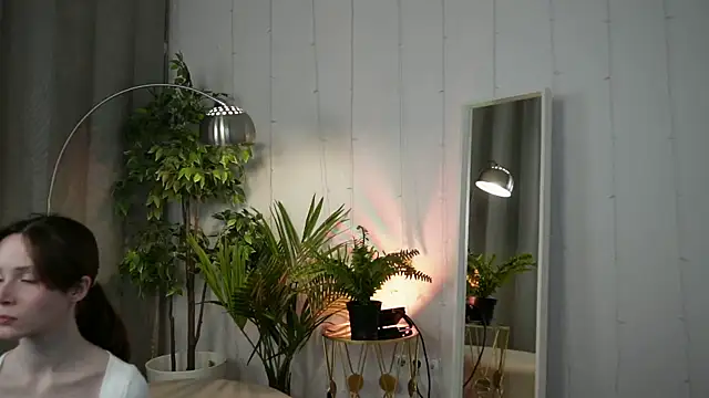 MsKionny online show from 7, 4, 2026