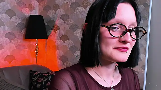 Velvet Lily online show from 21, 4, 2026