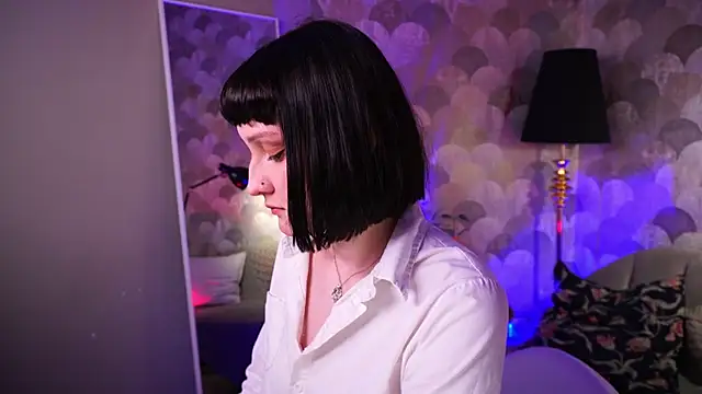 Velvet Lily online show from 29, 3, 2026