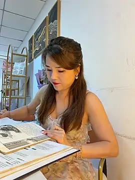 Xiaoxiao-y online show from 14, 4, 2026