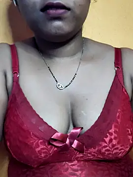 hotmiki online show from 7, 4, 2026
