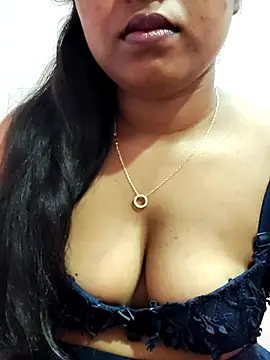 hotmiki online show from 12, 4, 2026
