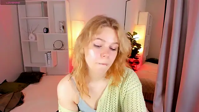 ElizabethVane online show from 5, 5, 2026