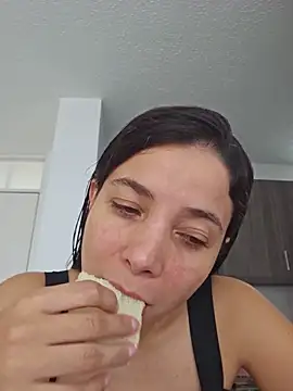 miaeyex online show from 4, 6, 2026
