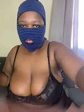 Snapshot of NaughtyGirl0000 chatting on 28, 4, 2026 NaughtyGirl0000 online show from 28, 4, 2026