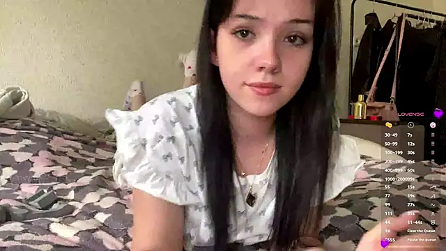 BeckyAurielle online show from 4, 4, 2026