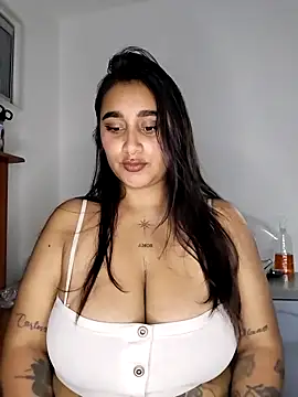 Mia skyy18 online show from 3, 5, 2026