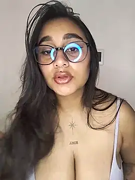 Mia skyy18 online show from 7, 4, 2026