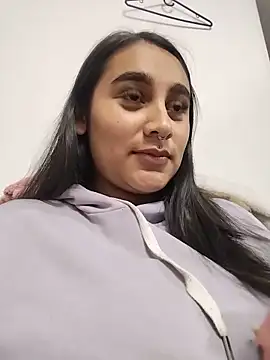 Snapshot of Mia_skyy18 chatting on 15, 5, 2026 Mia skyy18 online show from 15, 5, 2026