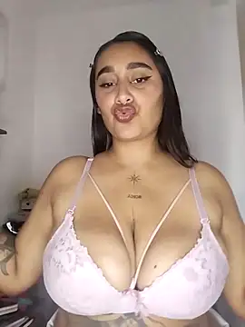 Mia skyy18 online show from 4, 5, 2026