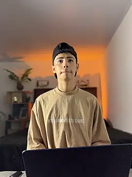 SebastianReed  online show from 6, 4, 2026