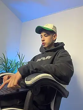 SebastianReed  online show from 20, 6, 2026