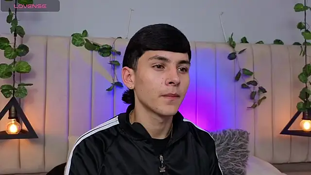 Andrew restrepoo online show from 15, 5, 2026