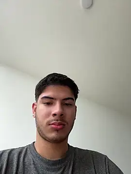 ApoloGray   online show from 17, 4, 2026