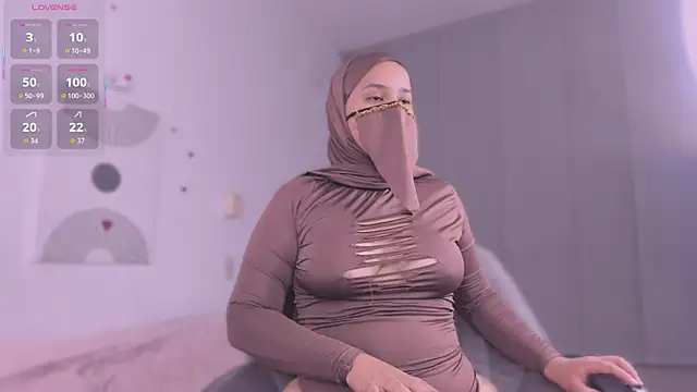 Aminaa Kaarim online show from 23, 7, 2026