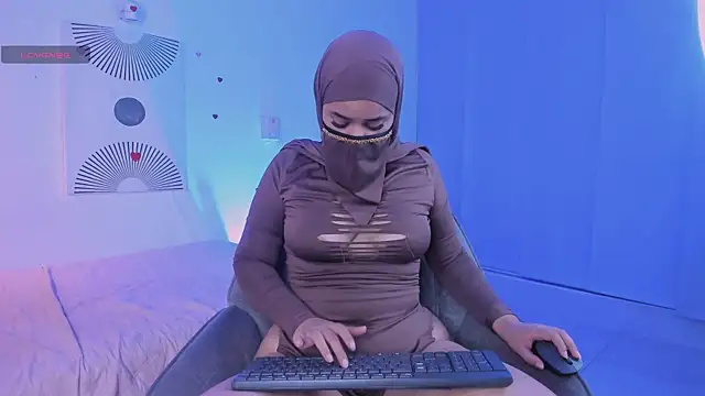 Aminaa Kaarim online show from 12, 7, 2026