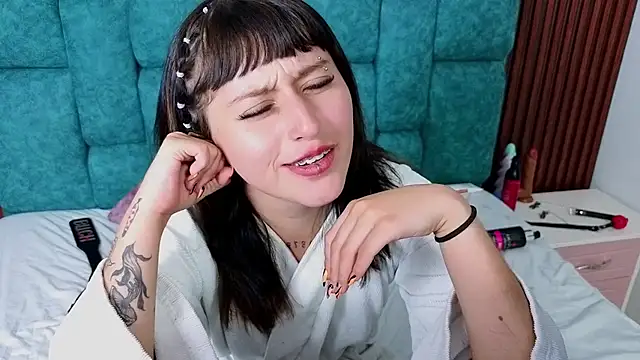 AnnieHiper online show from 16, 4, 2026
