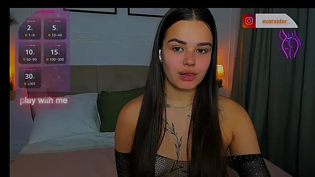Snapshot of EvaRaider chatting on 6, 7, 2026 EvaRaider online show from 6, 7, 2026