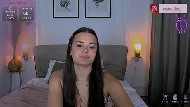 EvaRaider online show from 25, 5, 2026