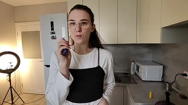LaritaTocchio online show from 8, 4, 2026