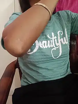 Snapshot of aushi_rajput chatting on 8, 5, 2026 aushi rajput online show from 8, 5, 2026