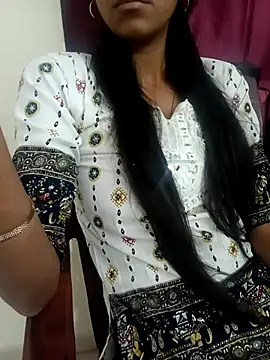 Snapshot of aushi_rajput chatting on 18, 4, 2026 aushi rajput online show from 18, 4, 2026