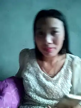Snapshot of Leiley_98 chatting on 4, 5, 2026 Leiley 98 online show from 4, 5, 2026
